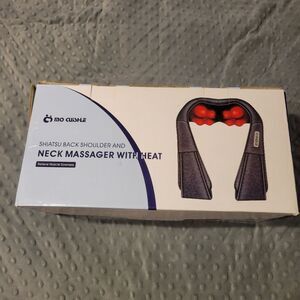 SHIATSU NECK SHOULDER AND BACK MASSAGER WITH HEAT.
